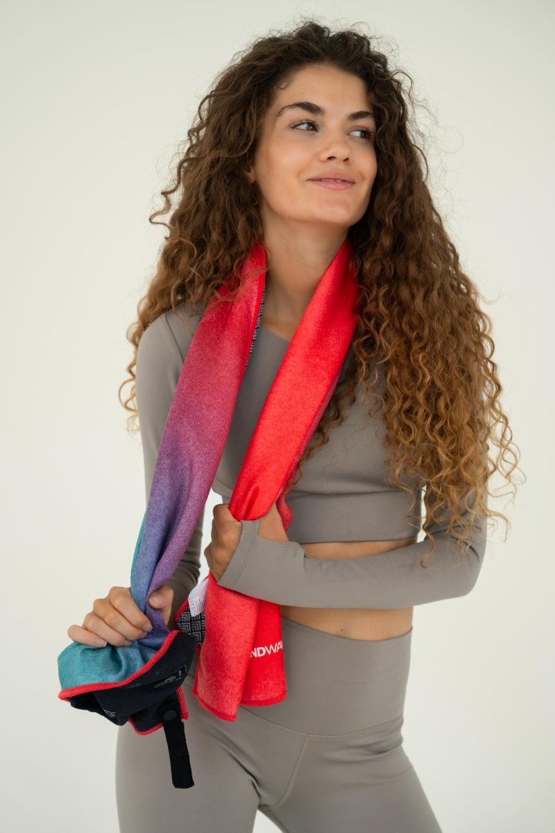 Active Flow - Sporthandtuch mit Magnet & Zipper - Tasche - woodsandwaves.co