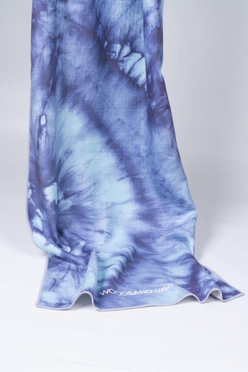 Batik Balance - Rutschfestes Yoga - Handtuch mit Silikon - Noppen - woodsandwaves.co