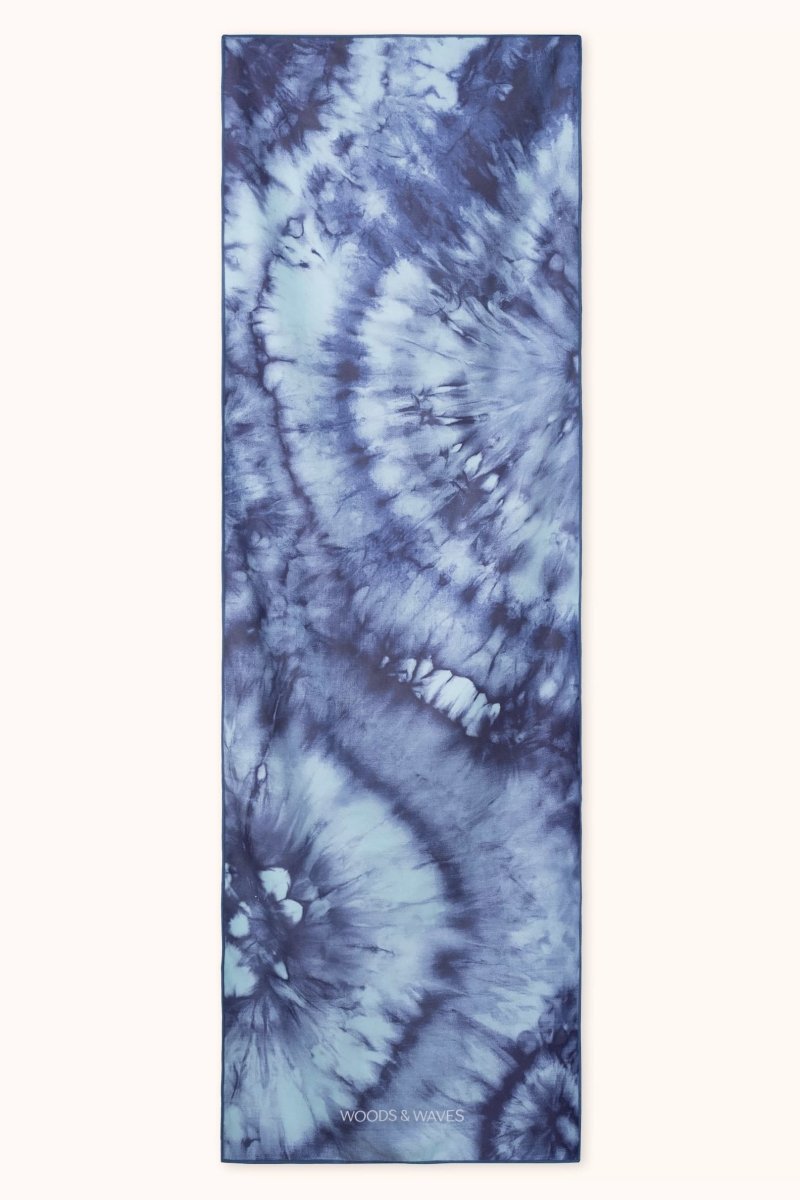 Batik Balance - Rutschfestes Yoga - Handtuch mit Silikon - Noppen - woodsandwaves.co