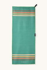 Calm Cruise Eucalyptus - Sporthandtuch mit Magnet & Zipper-Tasche - woodsandwaves.co