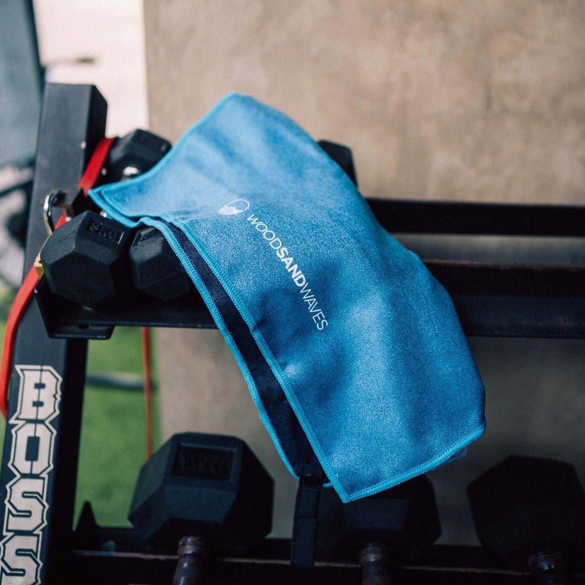 Clear Blue - Sporthandtuch mit Magnet & Zipper - Tasche - woodsandwaves.co