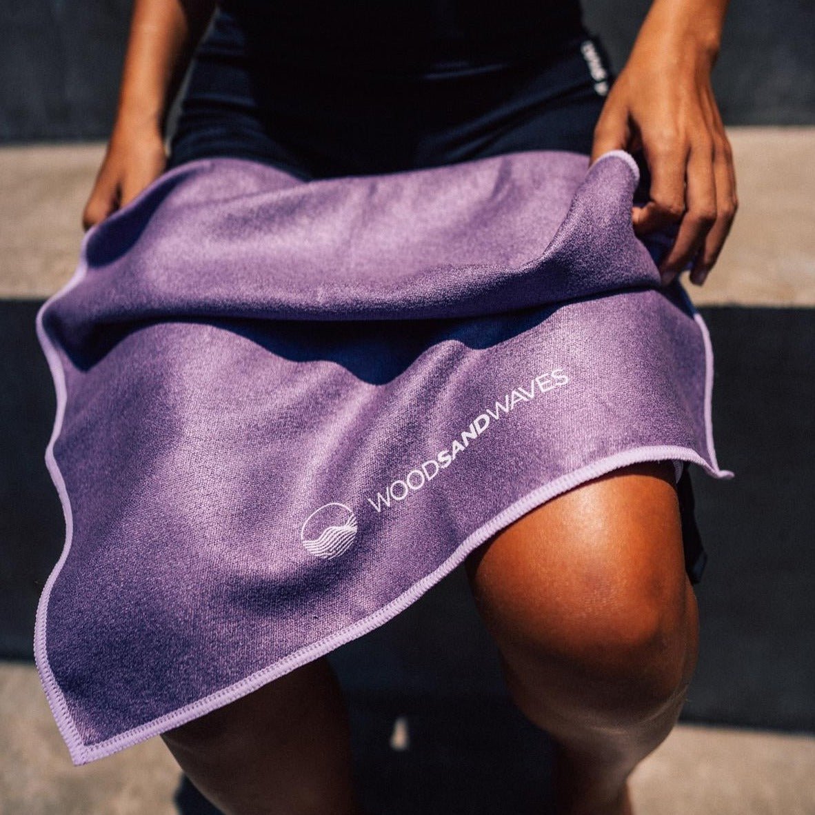 Clear Purple - Sporthandtuch mit Magnet & Zipper - Tasche - woodsandwaves.co