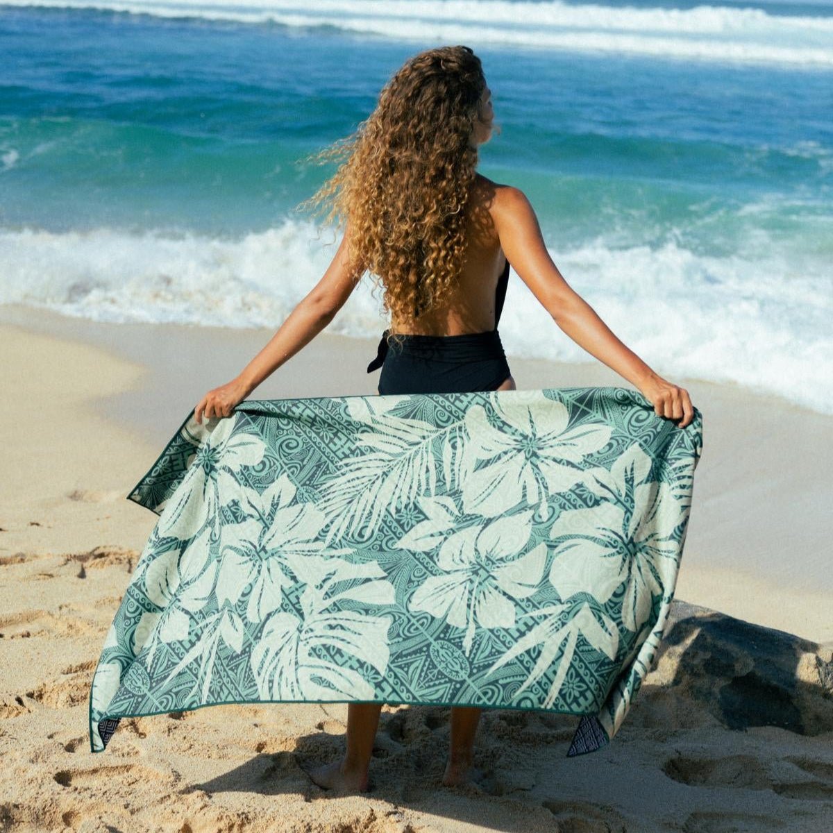 Ethno Fusion - Schnelltrocknendes Reise - und Strandtuch mit Geheimfach - woodsandwaves.co