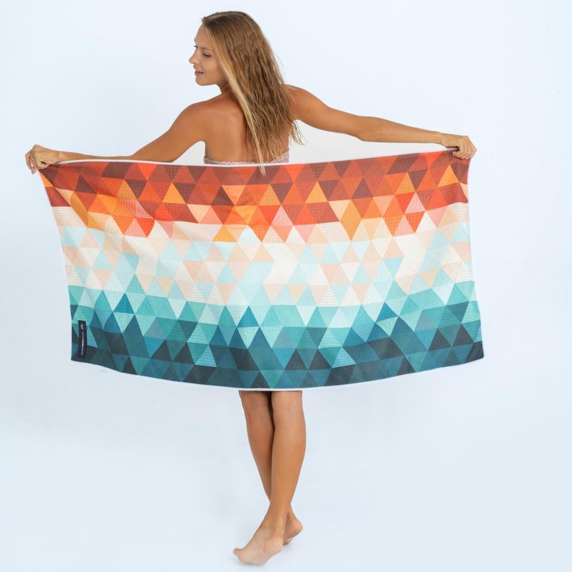 Kaleidoscope Orange - Duschhandtuch aus Premium Mikrofaser - angenehm auf der Haut - woodsandwaves.co