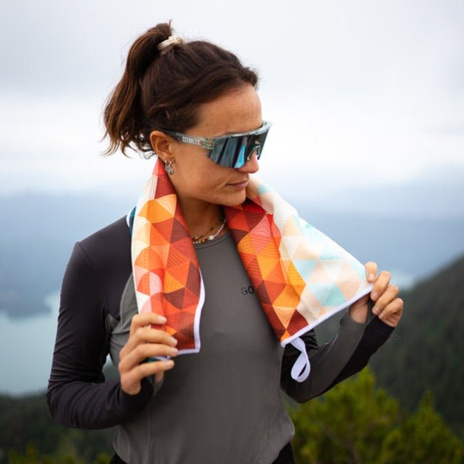 Kaleidoscope Orange - Ultra - leichtes Outdoor - und Wanderhandtuch - woodsandwaves.co