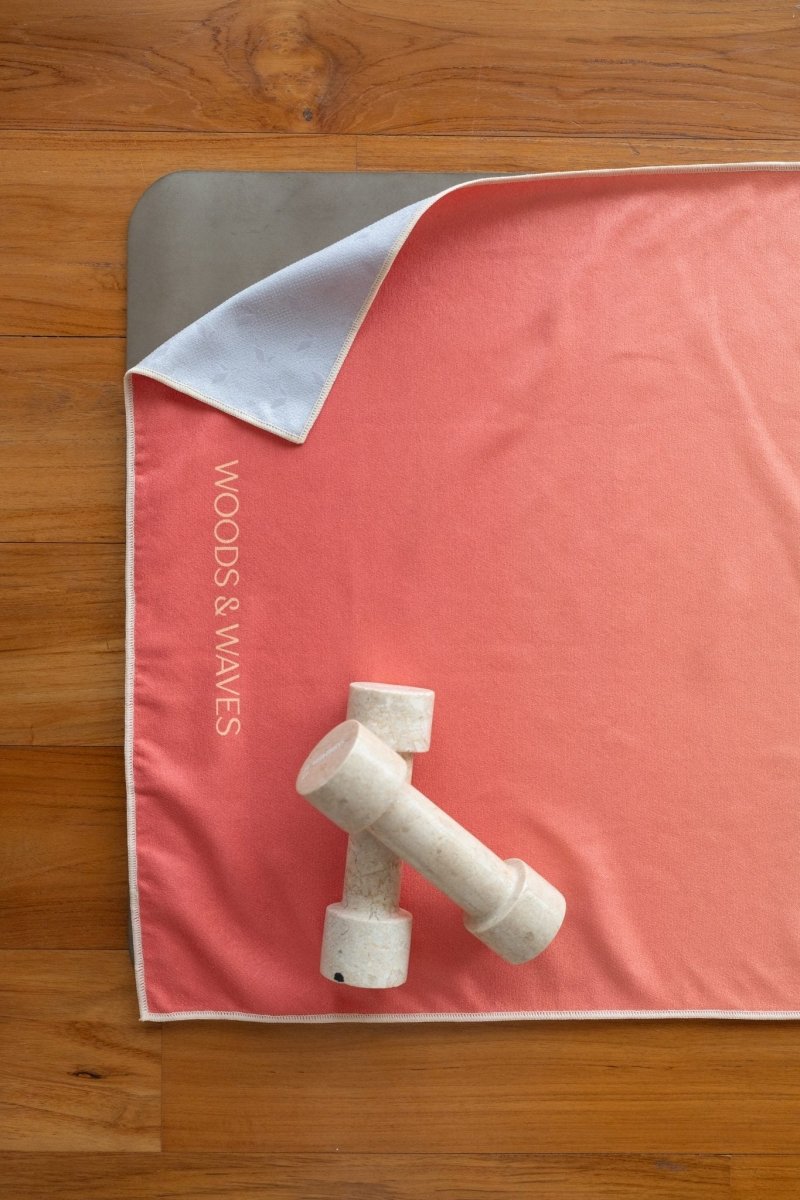 Morning Glow - Rutschfestes Yoga-Handtuch mit Silikon-Noppen - woodsandwaves.co