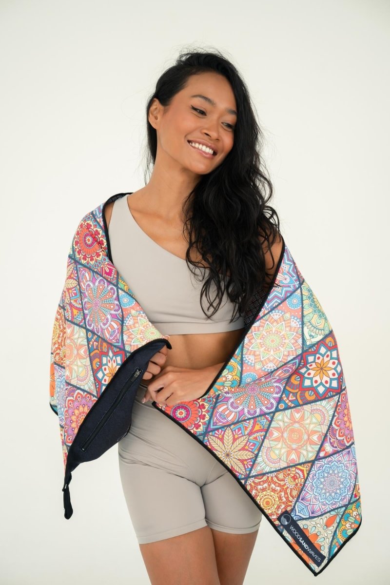 Mosaics - Sporthandtuch mit Magnet & Zipper - Tasche - woodsandwaves.co