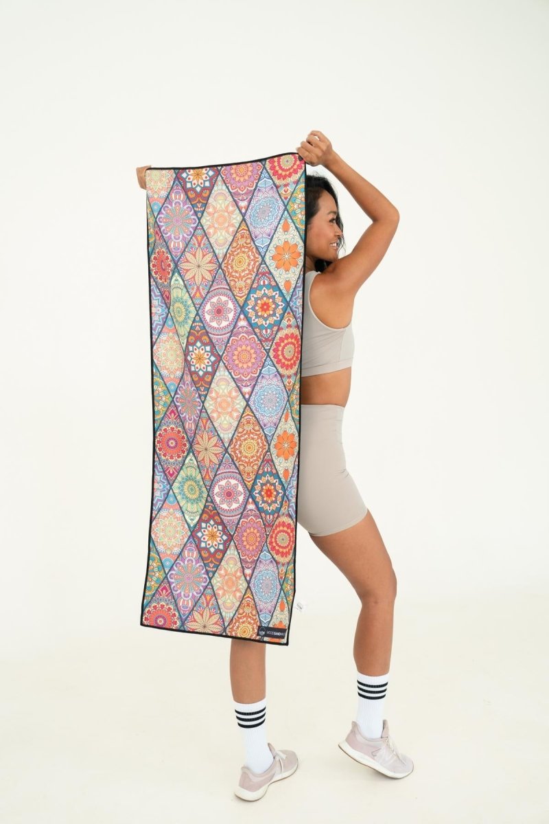 Mosaics - Sporthandtuch mit Magnet & Zipper - Tasche - woodsandwaves.co