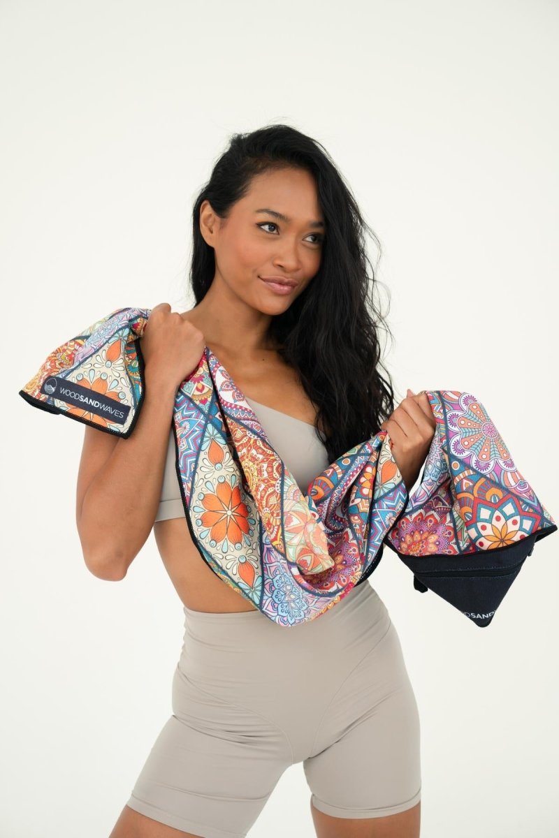 Mosaics - Sporthandtuch mit Magnet & Zipper - Tasche - woodsandwaves.co