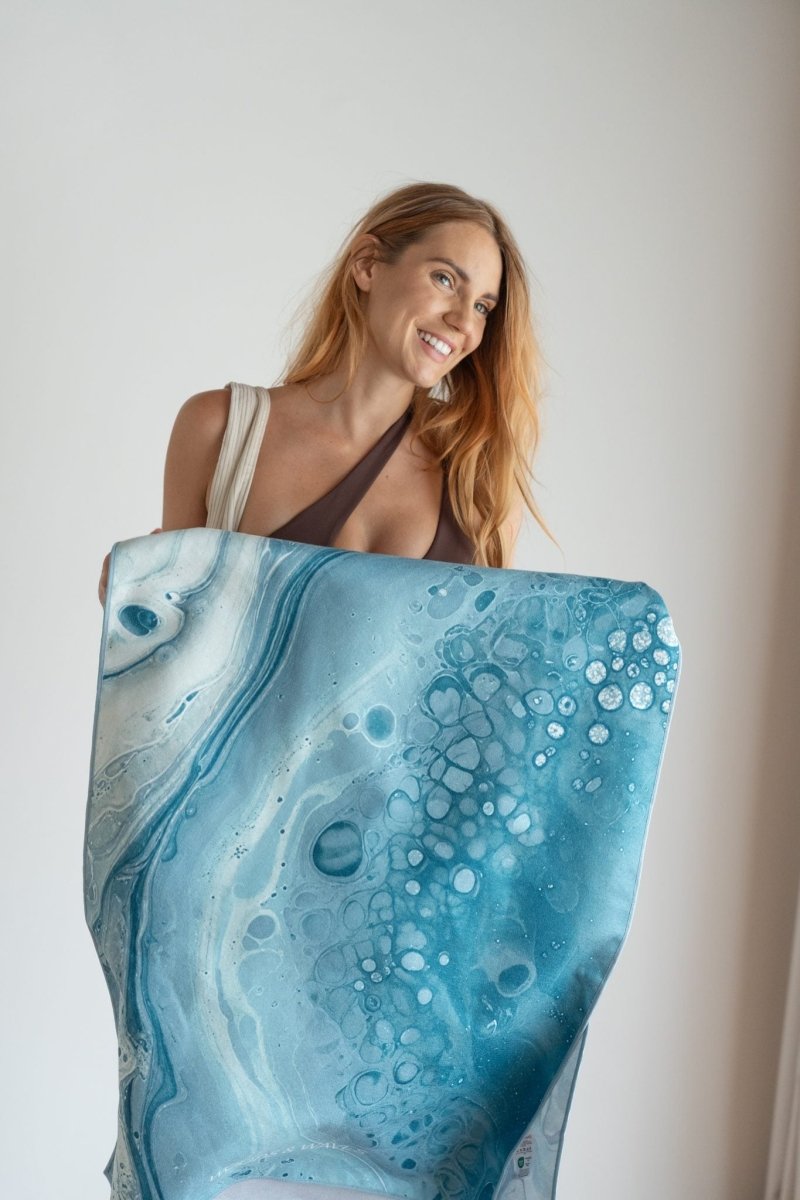 Motion - Rutschfestes Yoga-Handtuch mit Silikon-Noppen - woodsandwaves.co