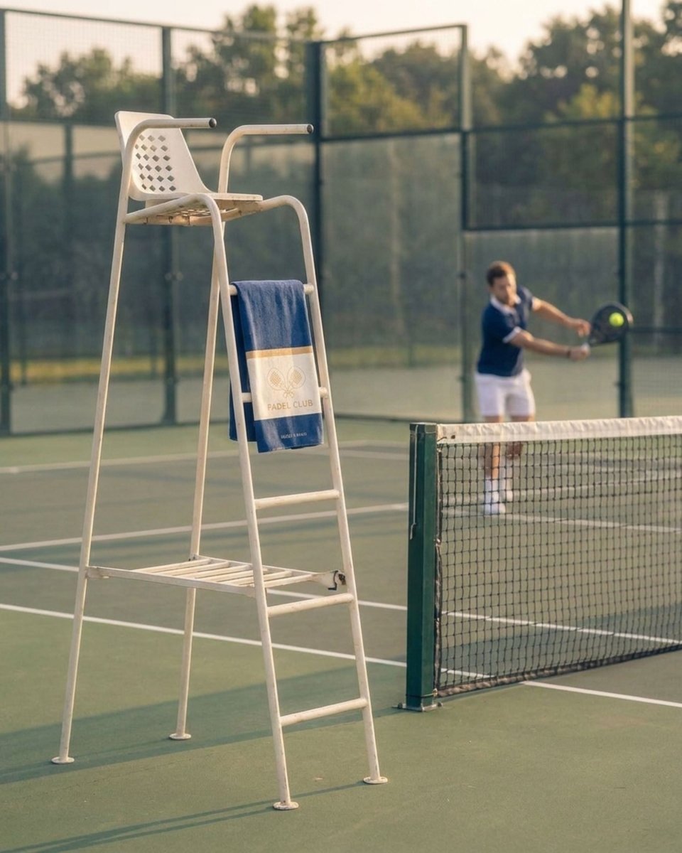 Padel Club – Handtuch für Tennis & Padel | LiteLayerPro Mikrofaser - woodsandwaves.co