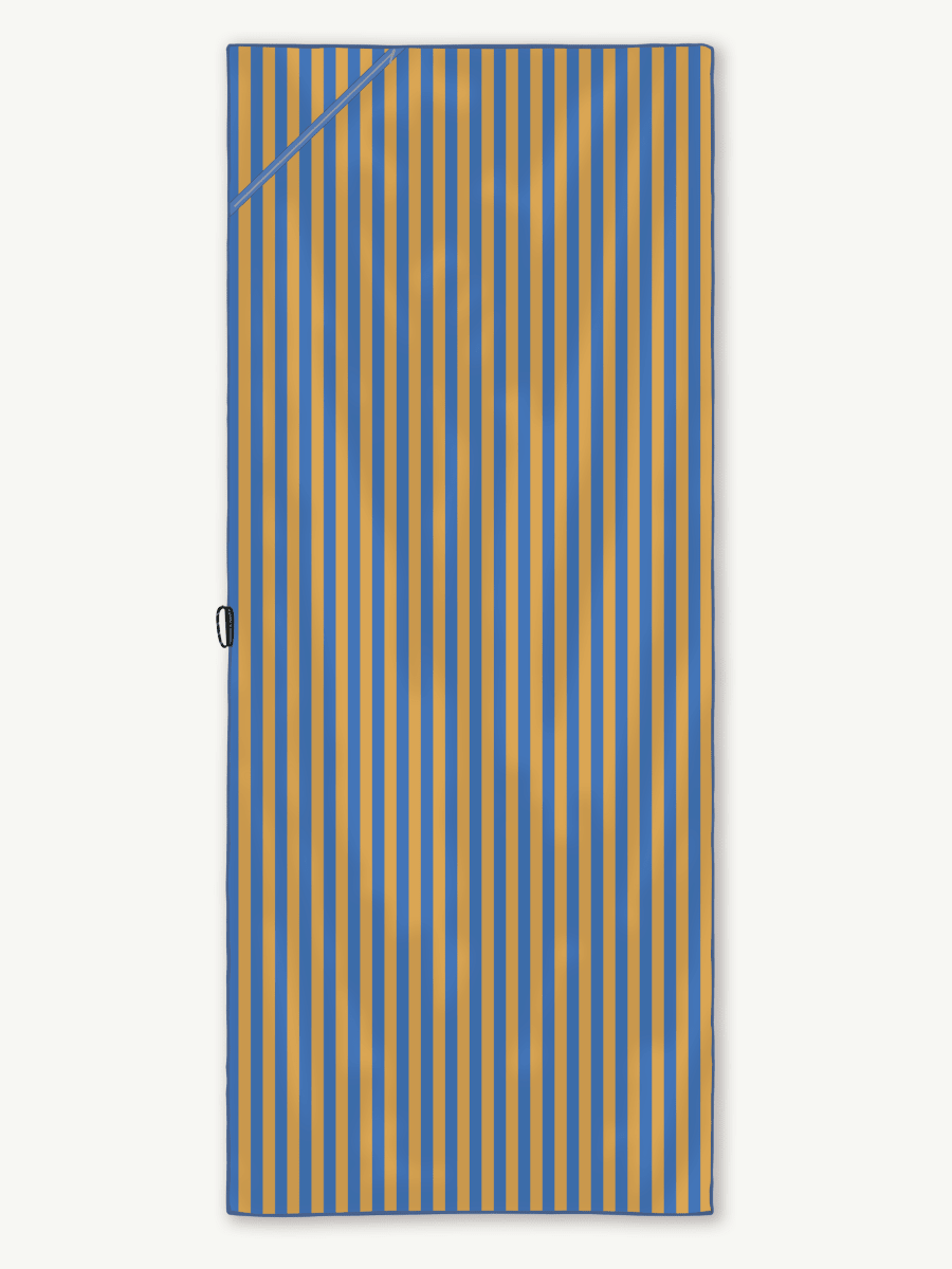 Ravenclaw Strandtuch – Harry Potter x Woods & Waves – Schnelltrocknendes Strandtuch mit Geheimfach - woodsandwaves.co