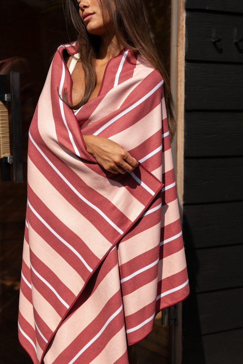 Rosella Stripes - Saunatuch aus Premium Mikrofaser (200 x 80 cm) - woodsandwaves.co