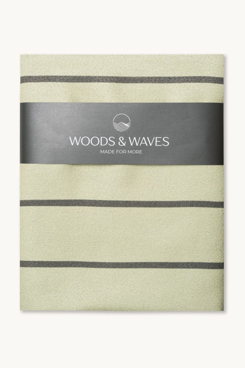 Sage Lines - Saunatuch aus Premium Mikrofaser (200 x 80 cm) - woodsandwaves.co