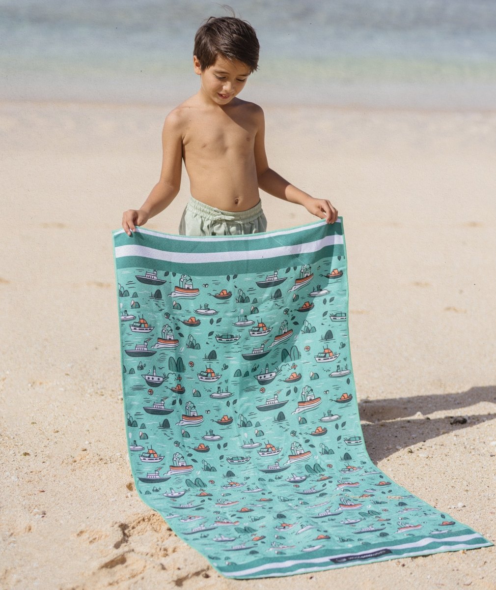Ship Ahoy - Strandtuch für Kinder - schadstofffrei & sanft zur Haut - woodsandwaves.co