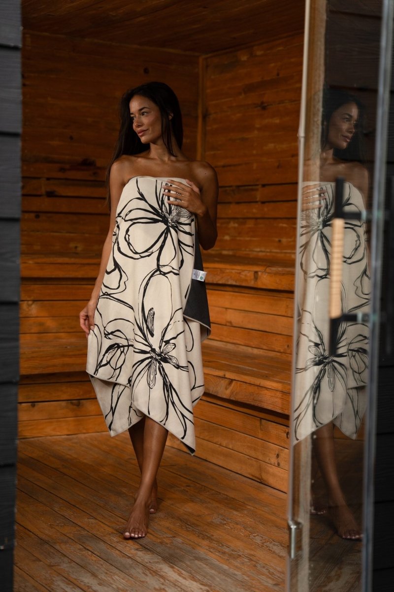Silent Bloom - Saunatuch aus Premium Mikrofaser (200 x 80 cm) - woodsandwaves.co