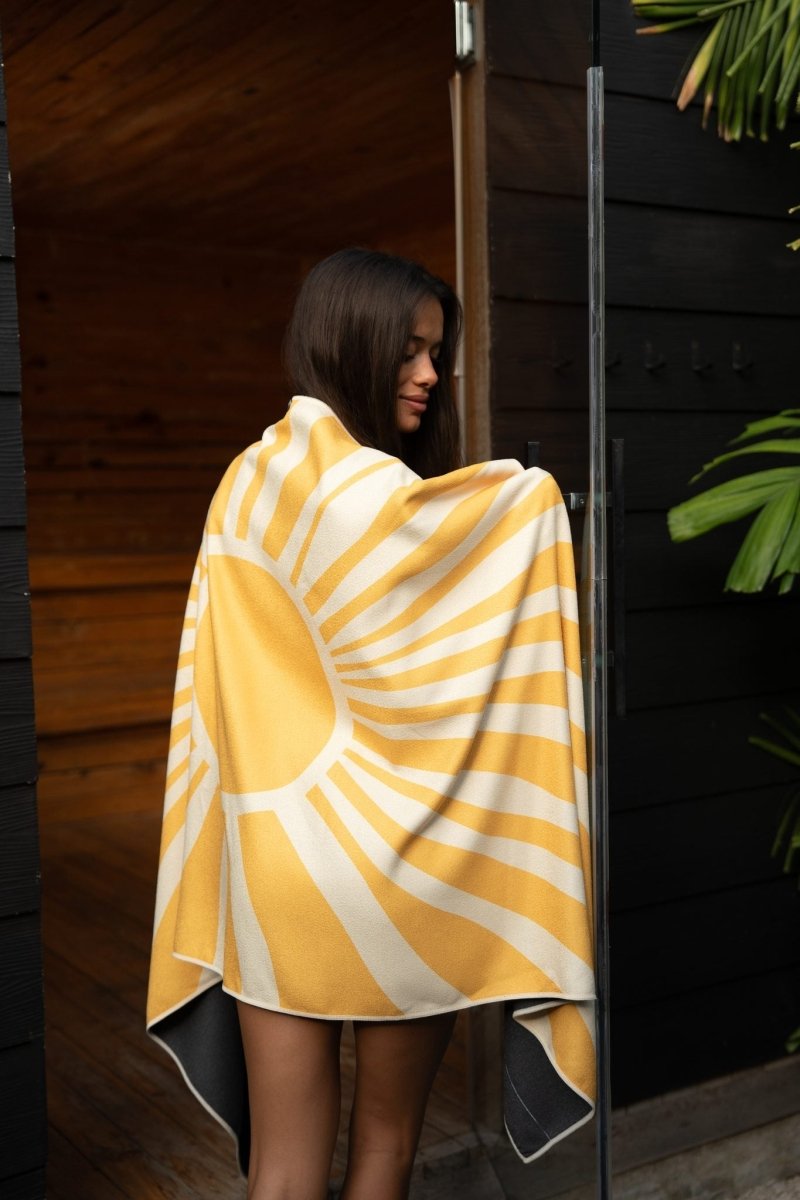 Sunshine - Saunatuch aus Premium Mikrofaser (200 x 80 cm) - woodsandwaves.co