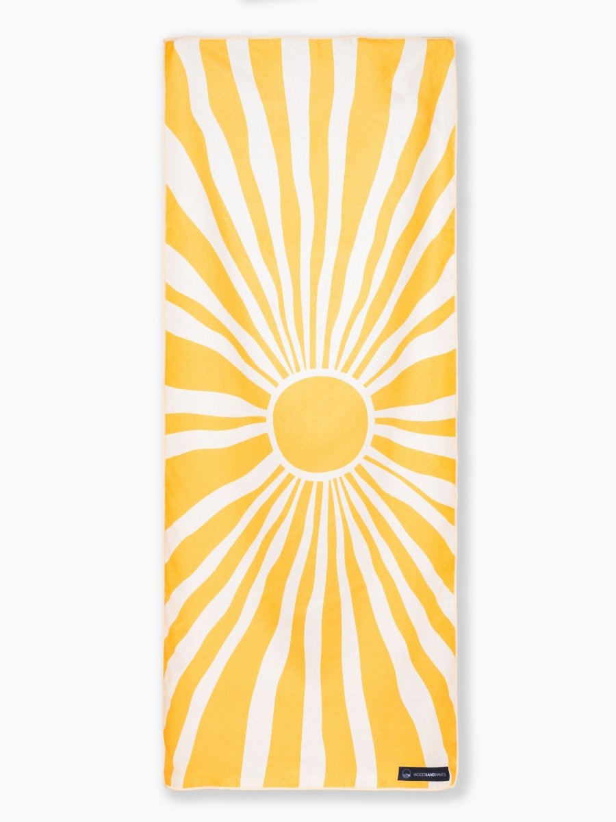 Sunshine - Schnelltrocknendes Reise - und Strandtuch mit Geheimfach - woodsandwaves.co