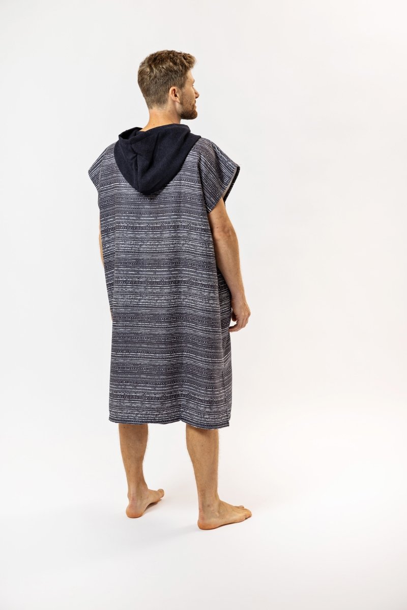 Surf - Poncho - für Frauen & Männer - aus schnelltrocknender und leichter Mikrofaser - woodsandwaves.co