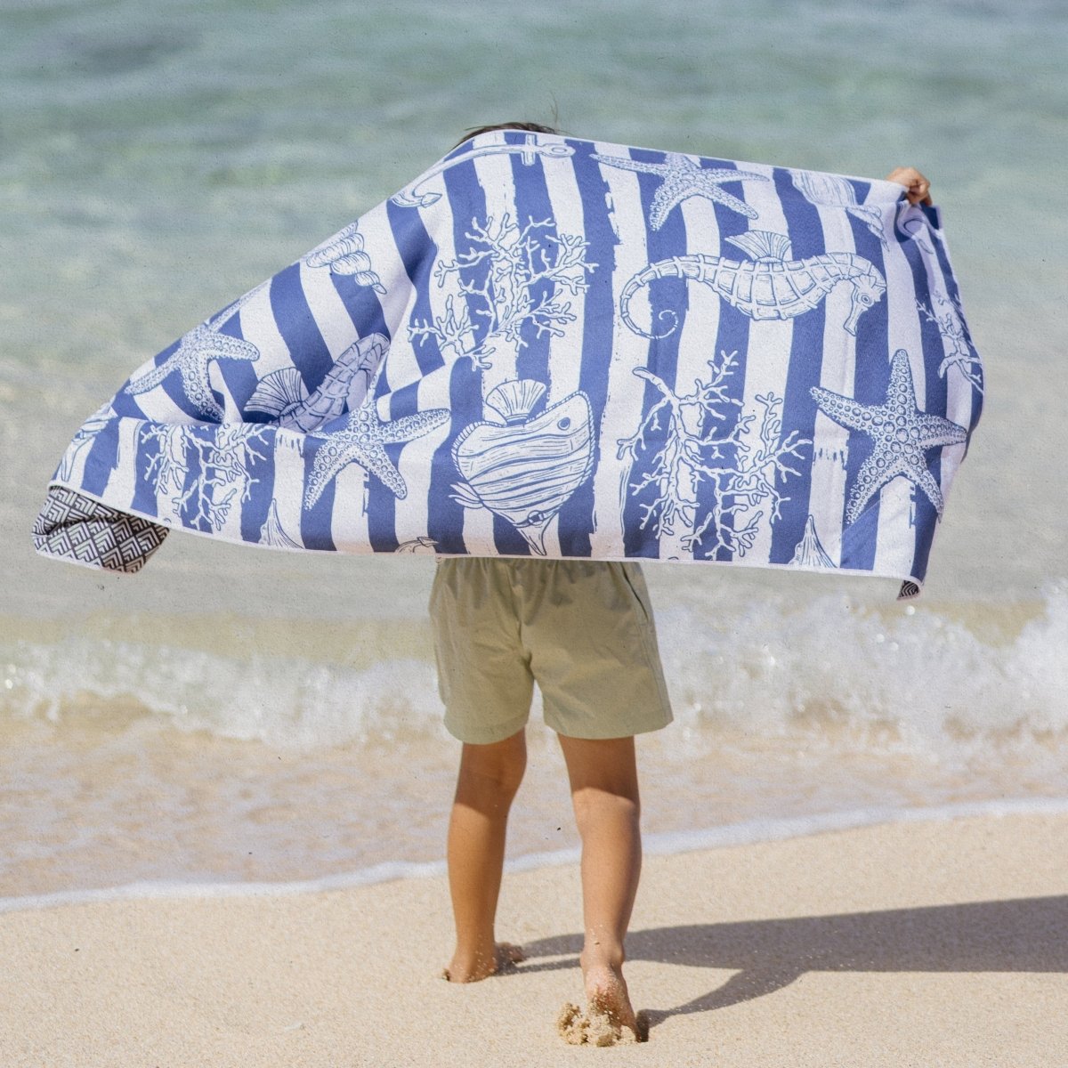 Tidal Treasures - Strandtuch für Kinder - schadstofffrei & sanft zur Haut - woodsandwaves.co