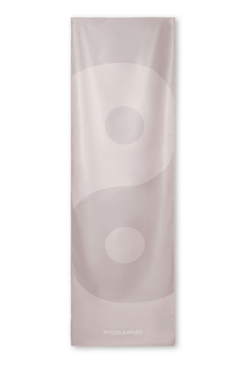 Yin & Yang - Rutschfestes Yoga-Handtuch mit Silikon-Noppen - woodsandwaves.co