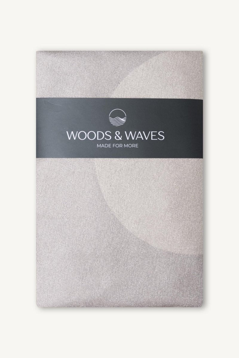 Yin & Yang - Rutschfestes Yoga - Handtuch mit Silikon - Noppen - woodsandwaves.co